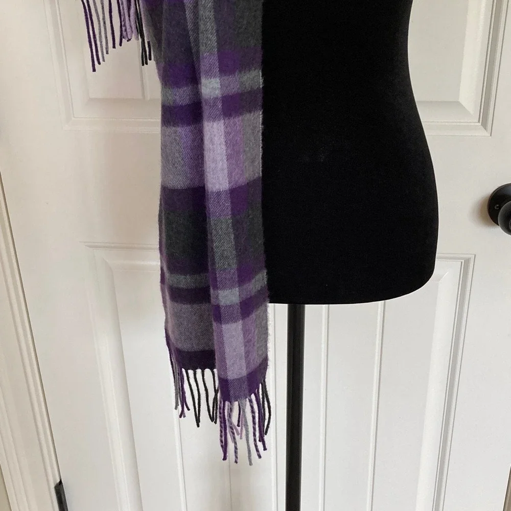 Saks Fifth Avenue Purple 100% Cashmere Plaid Scarf‎ Fringe 11x64 Classic Luxury